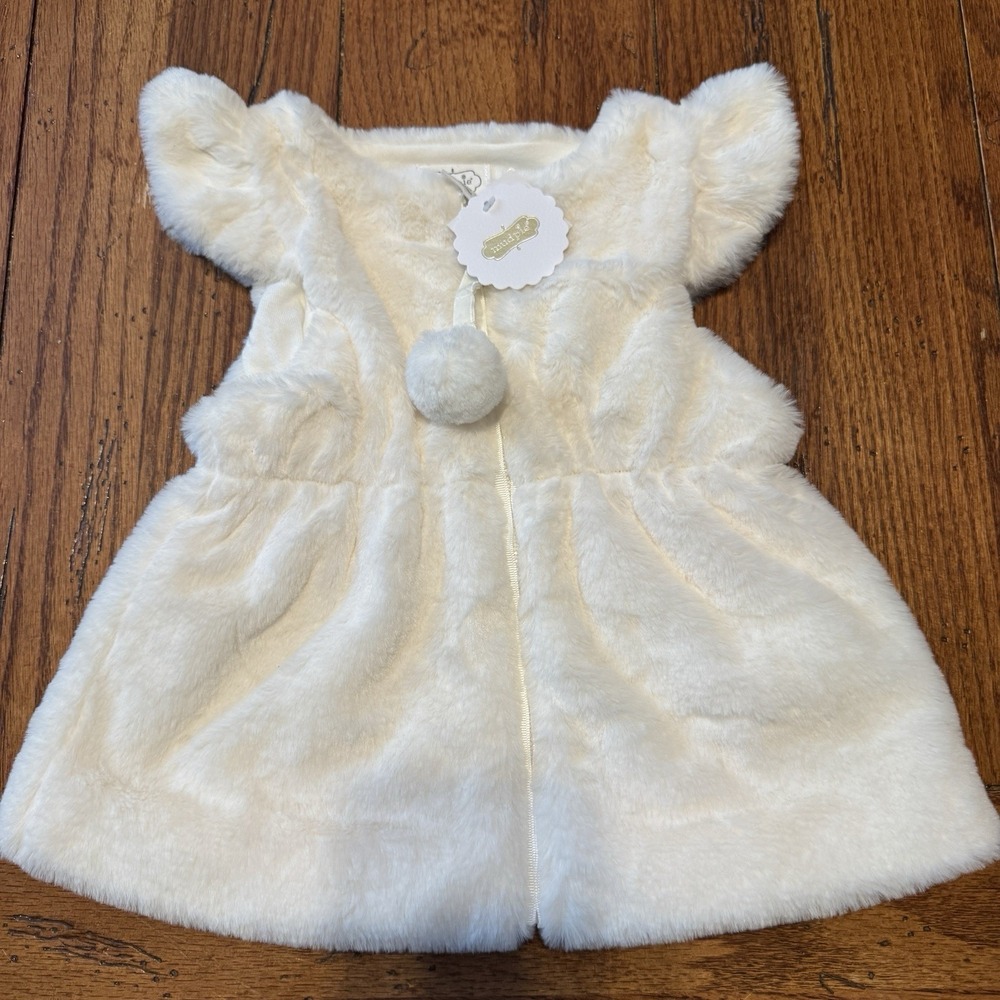 Mud Pie 12-18m NWT Ivory Faux Fur Vest Minky Soft Pom Pom Flutter Sleeves‎